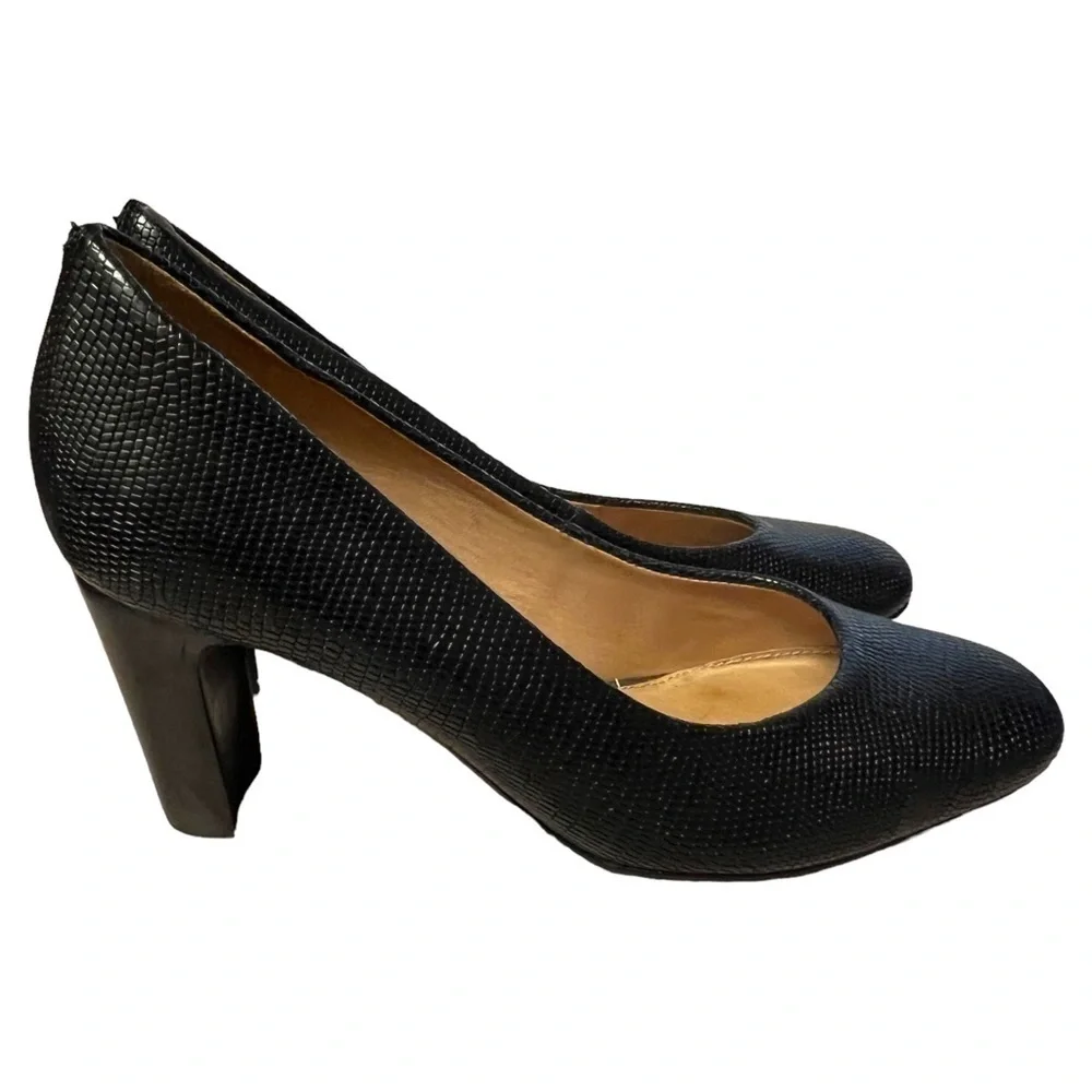 NURTURE by Lamaze Black Leather Round Toe Maren Pump, Size 7